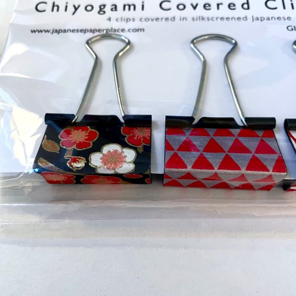 Clips with Japanese Silkscreened Paper - Picture 1 of 3
